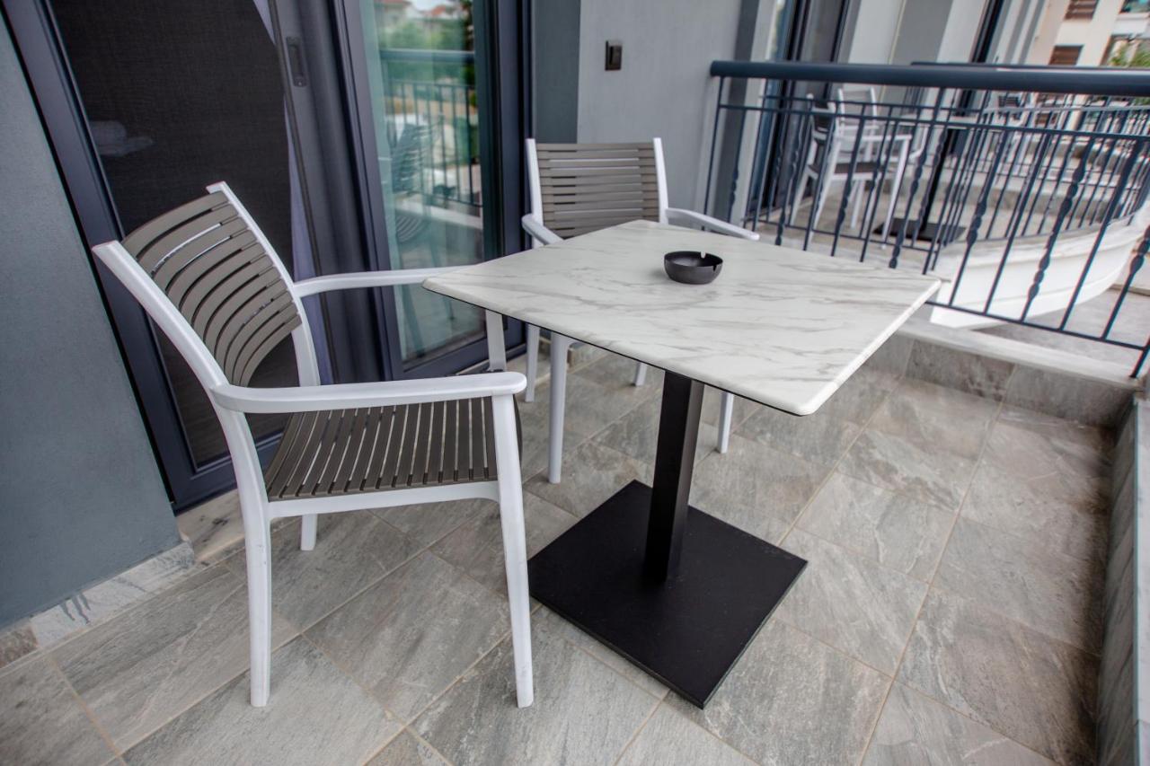Thea Comfy Living Aparthotel Nea Vrasna Exterior photo