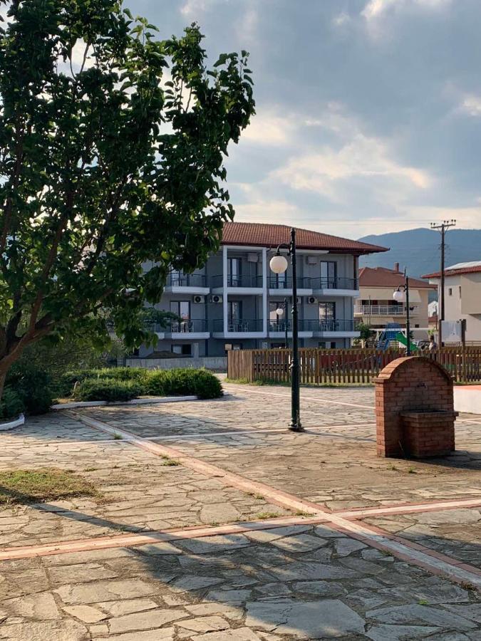 Thea Comfy Living Aparthotel Nea Vrasna Exterior photo